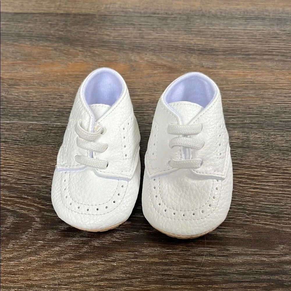 Classic White Baby Shoes - Picture 1 of 3